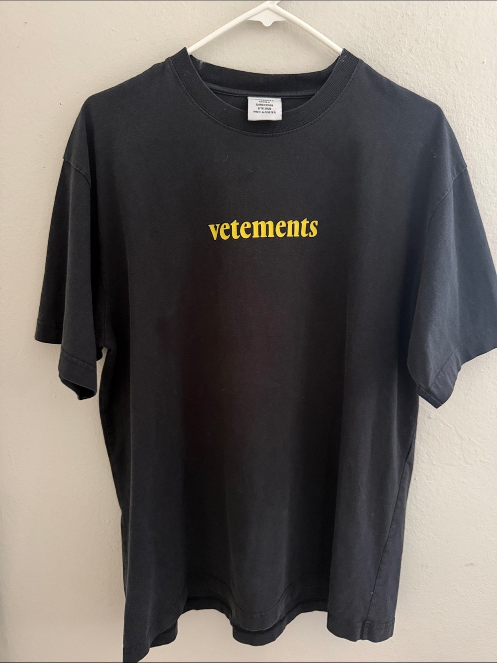 Vetements Logo Tee Shipping Label